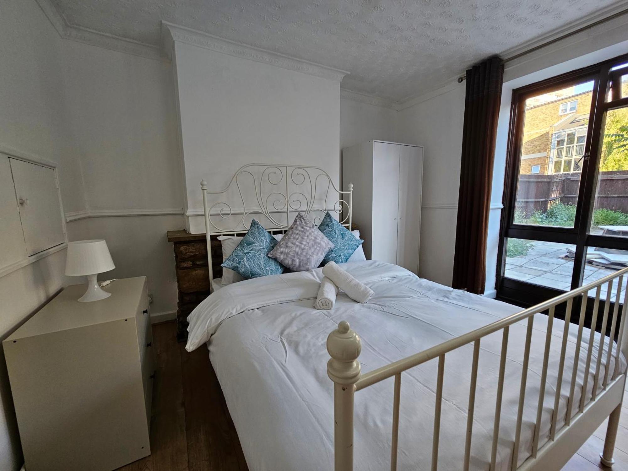 Towerhill Rooms Londres Exterior foto