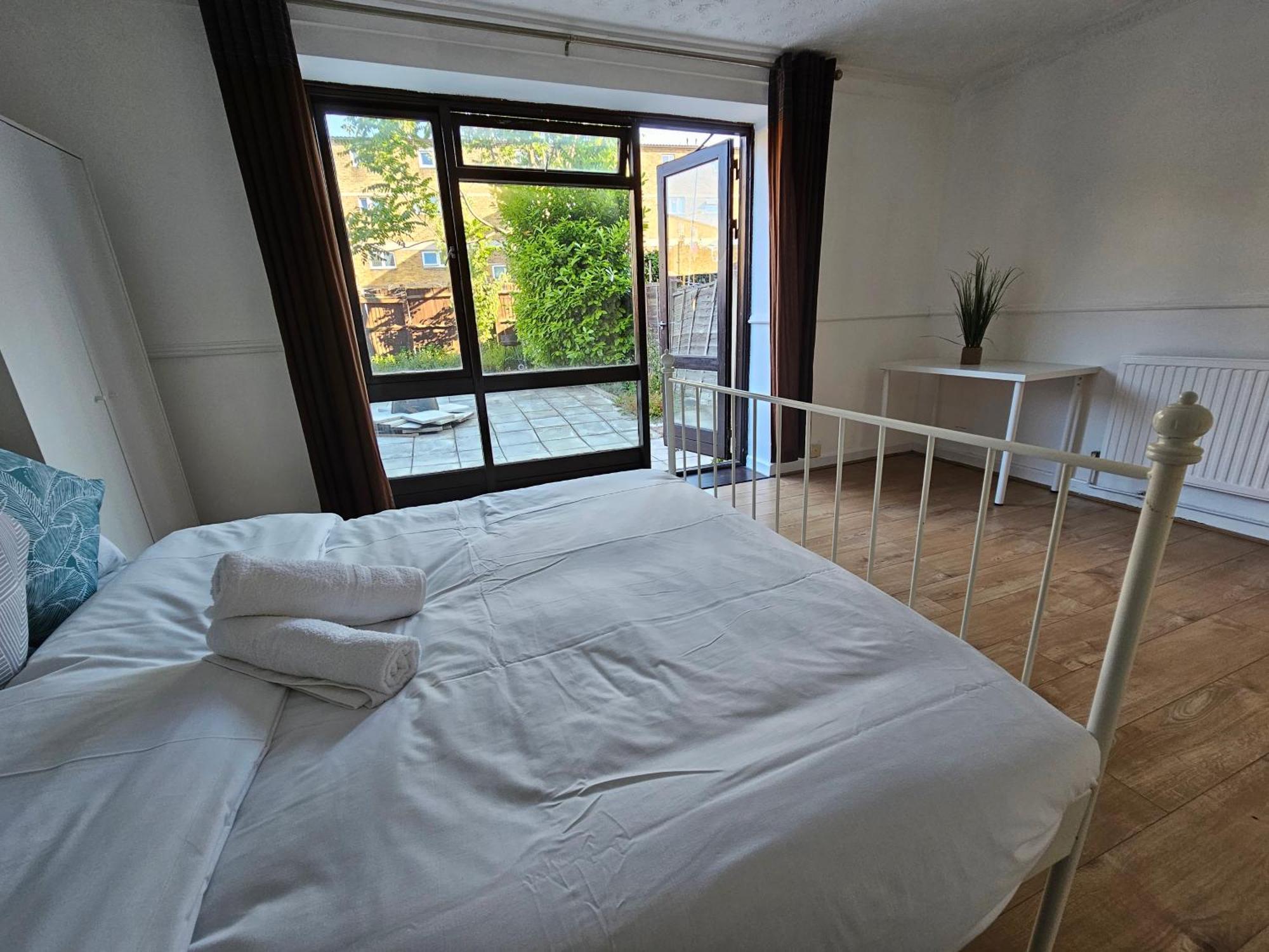 Towerhill Rooms Londres Exterior foto